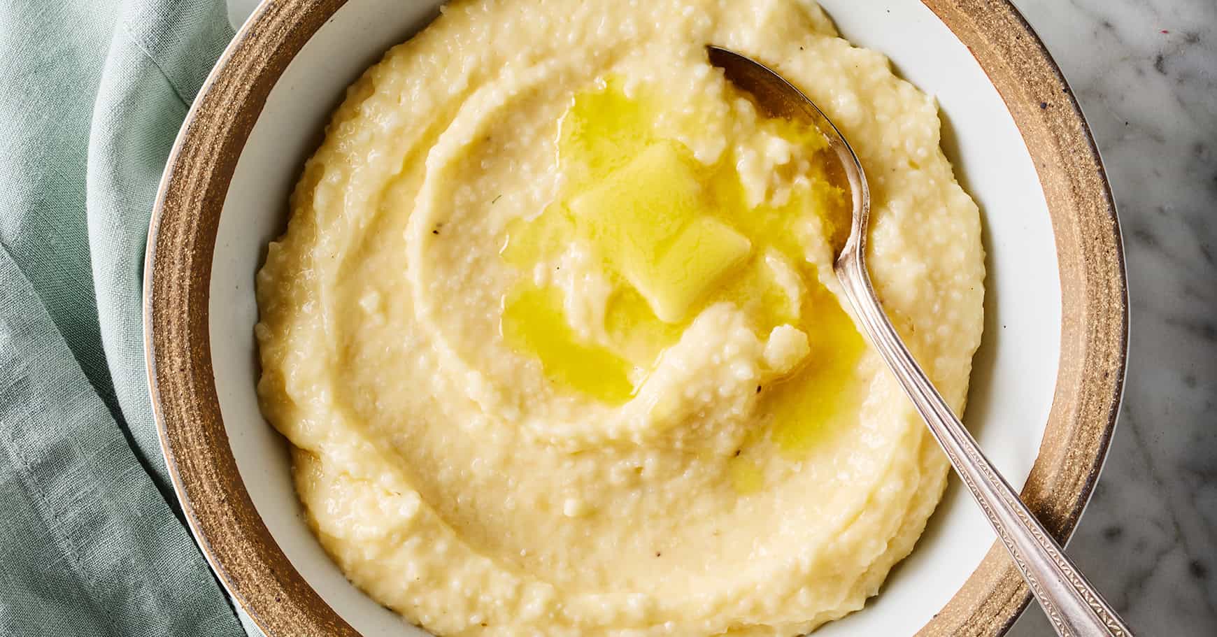 Master Creamy Grits: Whisking, Low Heat & Key Ingredients